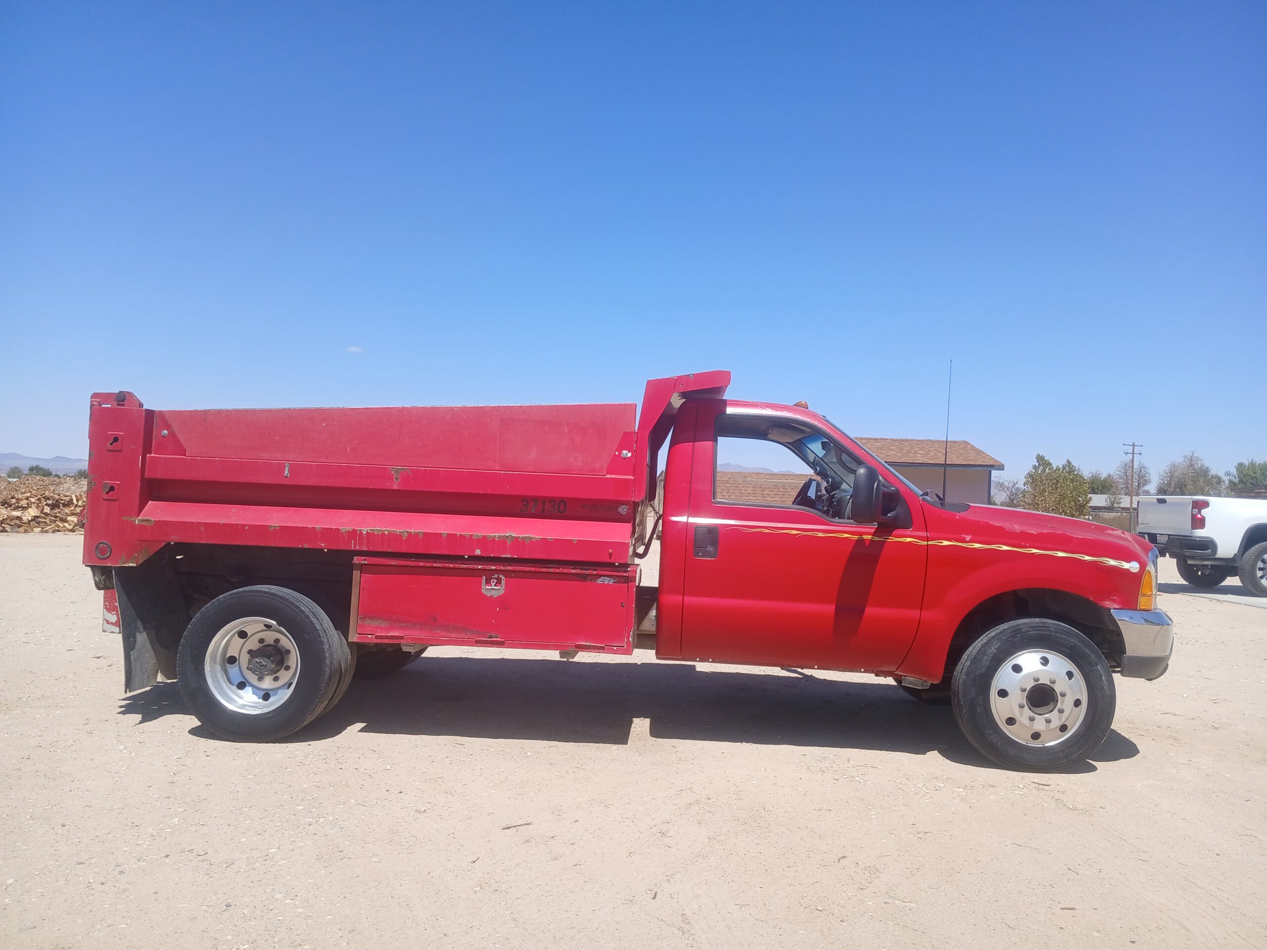 Firewood delivery in Joshua Tree CA from Blue Mountain Firewood